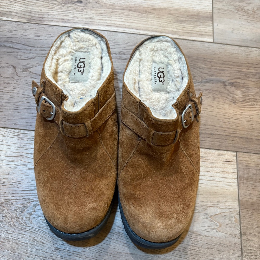 Ugg clog mule size 8.5